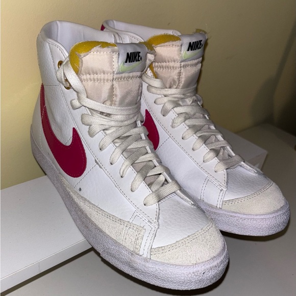 Nike Blazer Mid 77 Vintage World Tour Sneakers White Pink Magenta Women’s 8.5 - Picture 14 of 14